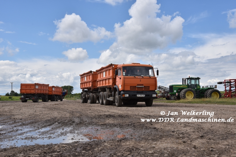 KAMAZ-53215 mit Anhnger