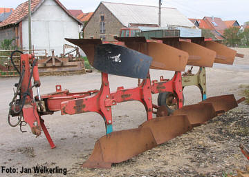 B 173 A40, gut zu sehen der Hydraulikzylinder zum Drehen und das Hinterrad