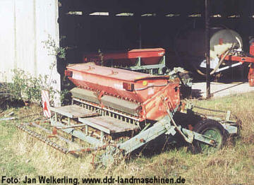 Das B 902, ein Saatbettbereitungsgert B 603 mit aufgebauter Drillmaschine A 200