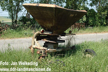 Anbauschleuderdngerstreuer D 028/4 UNISPRAY