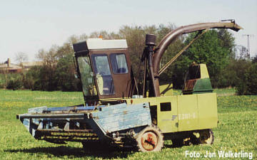 E 281-E mit Feldfutterschneidwerk E 296