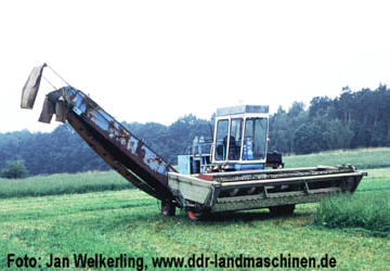 E 302-L mit dem seitlichen Verladeband
