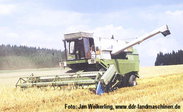 E 517 beim Einsatz im Weizen