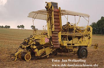 E 671/1 mit bergabeband in Transportstellung